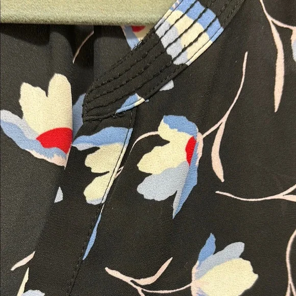 Talbots White and Blue Sleeveless Blouse - Picture 4 of 5